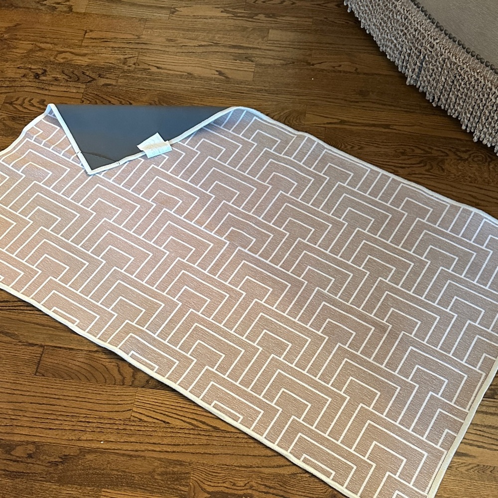 Ruggable 3x5 Rug Cover - Picture 4 of 4